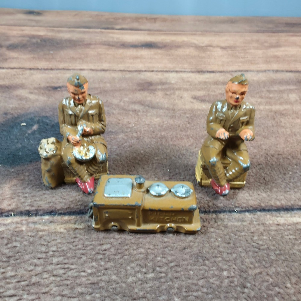 Barclay Field Kitchen Toy Soldiers Set 3pc Tan Fair Slush Cast Metal WWII Era
